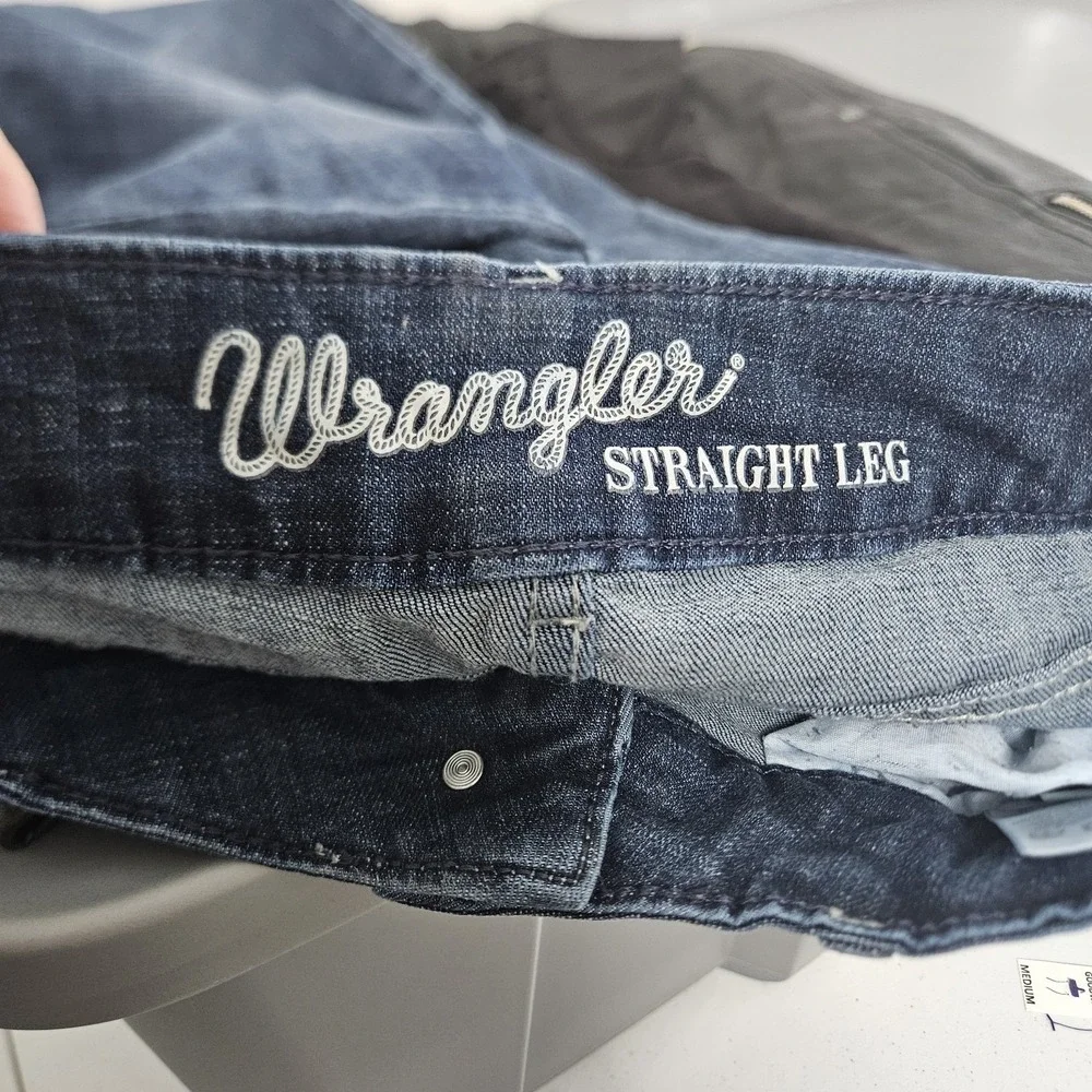 Wrangler Jeans Women 11x36 Dark Blue Straight Leg Embroidered Mid Rise Western